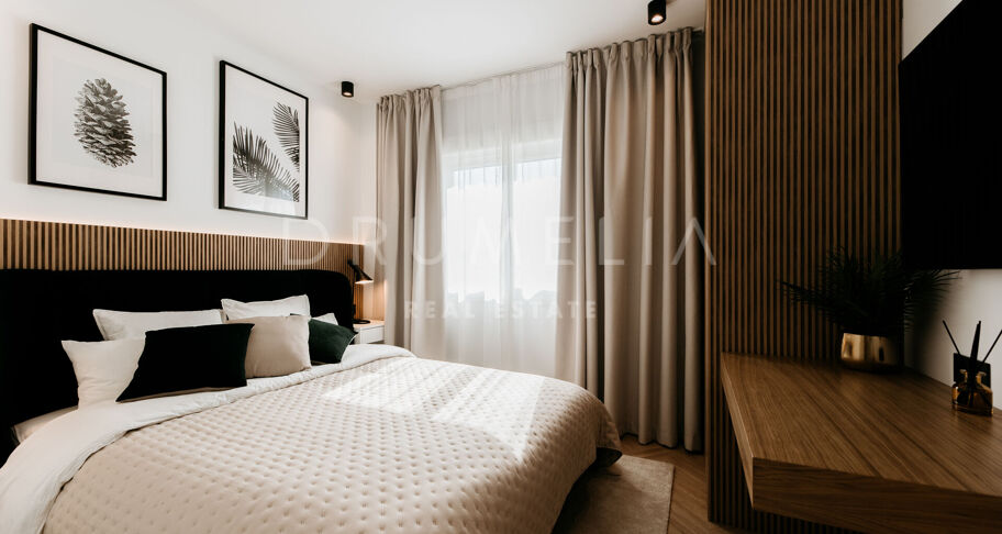 Renovierte moderne Wohnung mit Panoramablick auf das Meer zu verkaufen in La Quinta Hills, Benahavis