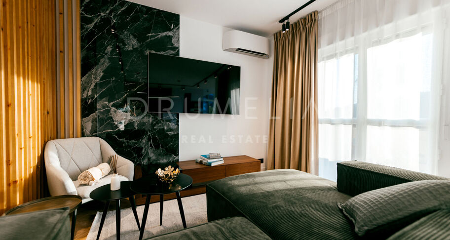 Renovierte moderne Wohnung mit Panoramablick auf das Meer zu verkaufen in La Quinta Hills, Benahavis