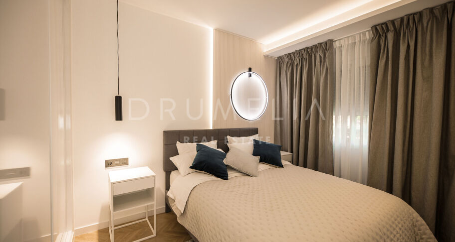 Renovierte moderne Wohnung mit Panoramablick auf das Meer zu verkaufen in La Quinta Hills, Benahavis