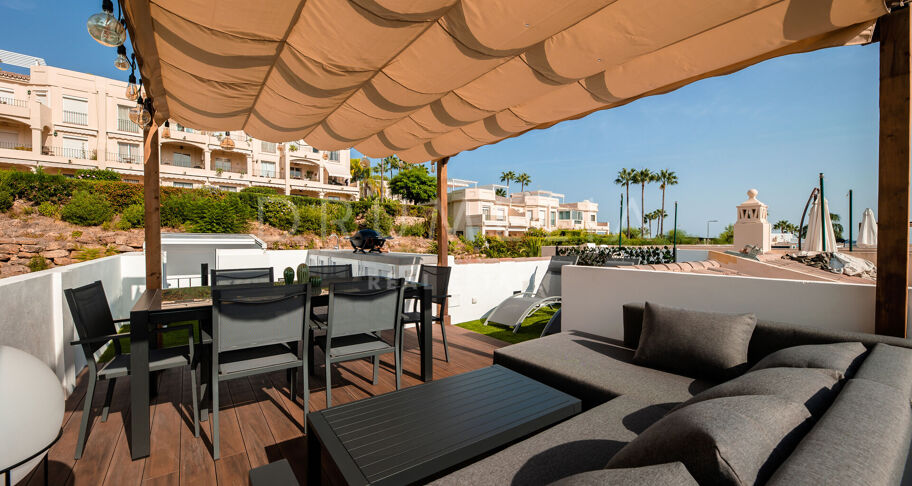 Renovierte moderne Wohnung mit Panoramablick auf das Meer zu verkaufen in La Quinta Hills, Benahavis