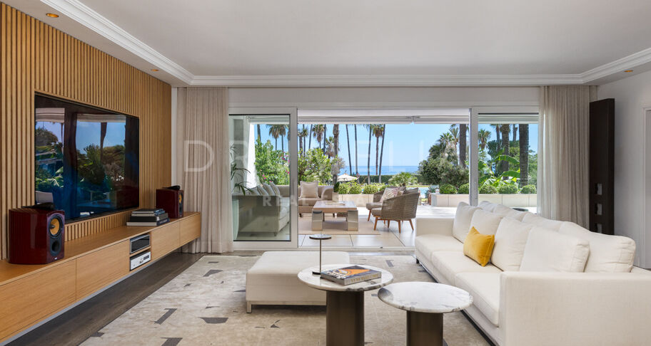 Appartement de luxe moderne au rez-de-chaussée avec vue frontale sur la mer à Los Granados, Puerto Banús