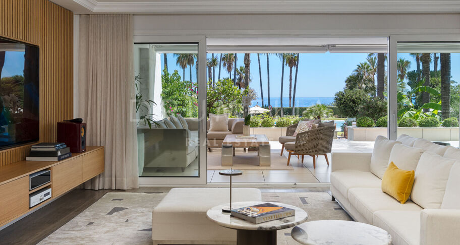Appartement de luxe moderne au rez-de-chaussée avec vue frontale sur la mer à Los Granados, Puerto Banús