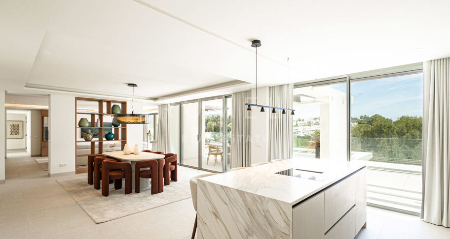 New luxury modern duplex penthouse with private pool and stunning views, Marbella’s Golden Mile