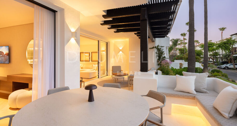 Stilvolle moderne Luxus-Erdgeschosswohnung in Marina de Puente Romano, Marbellas Goldener Meile