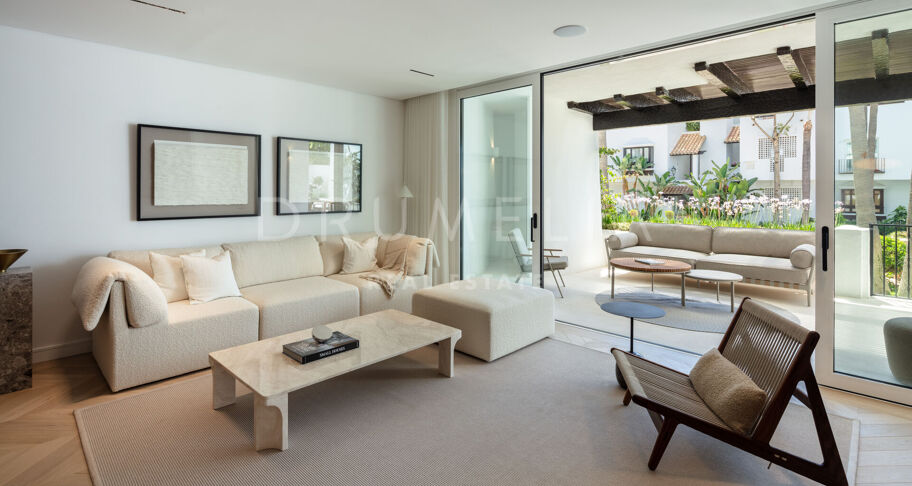 Stilvolle moderne Luxus-Erdgeschosswohnung in Marina de Puente Romano, Marbellas Goldener Meile