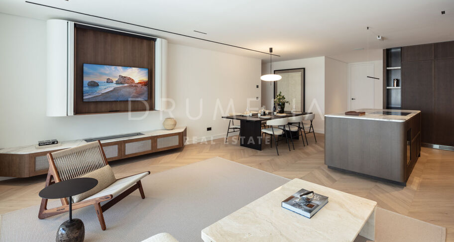 Stilvolle moderne Luxus-Erdgeschosswohnung in Marina de Puente Romano, Marbellas Goldener Meile
