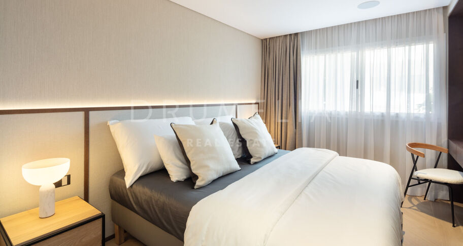 Stilvolle moderne Luxus-Erdgeschosswohnung in Marina de Puente Romano, Marbellas Goldener Meile