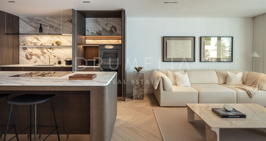 Stilvolle moderne Luxus-Erdgeschosswohnung in Marina de Puente Romano, Marbellas Goldener Meile