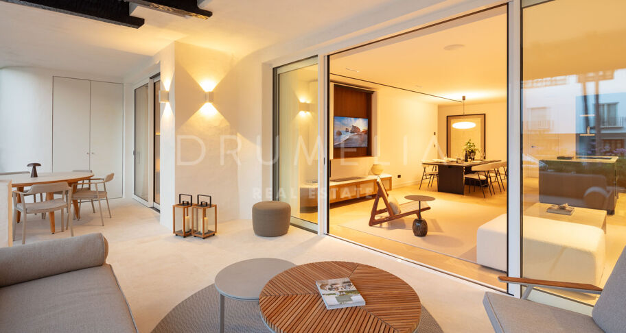 Stilvolle moderne Luxus-Erdgeschosswohnung in Marina de Puente Romano, Marbellas Goldener Meile