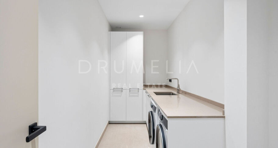Spektakuläre brandneue moderne Villa in La Cerquilla, Nueva Andalucia, Marbella