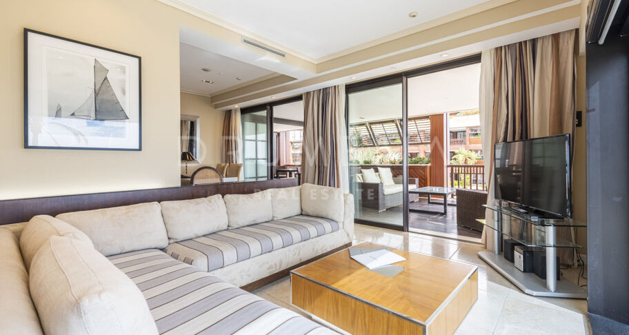 Luxury frontline beach apartment with breath-taking sea views in Guadalpin Banus, Marbella
