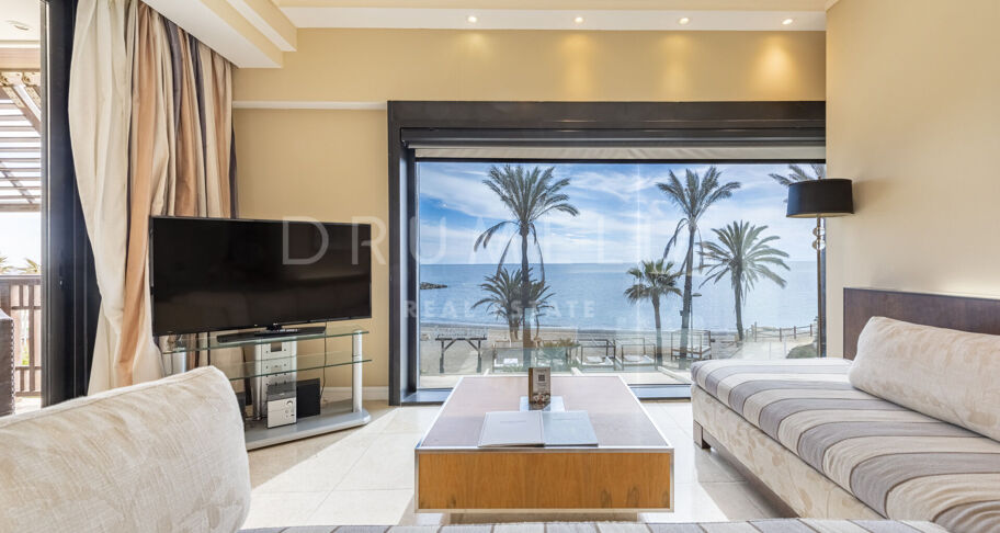 Luxury frontline beach apartment with breath-taking sea views in Guadalpin Banus, Marbella