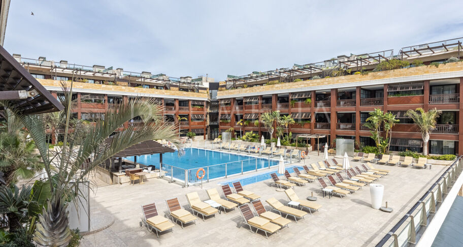 Luxury frontline beach apartment with breath-taking sea views in Guadalpin Banus, Marbella