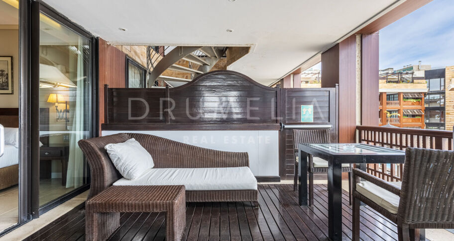 Luxury frontline beach apartment with breath-taking sea views in Guadalpin Banus, Marbella