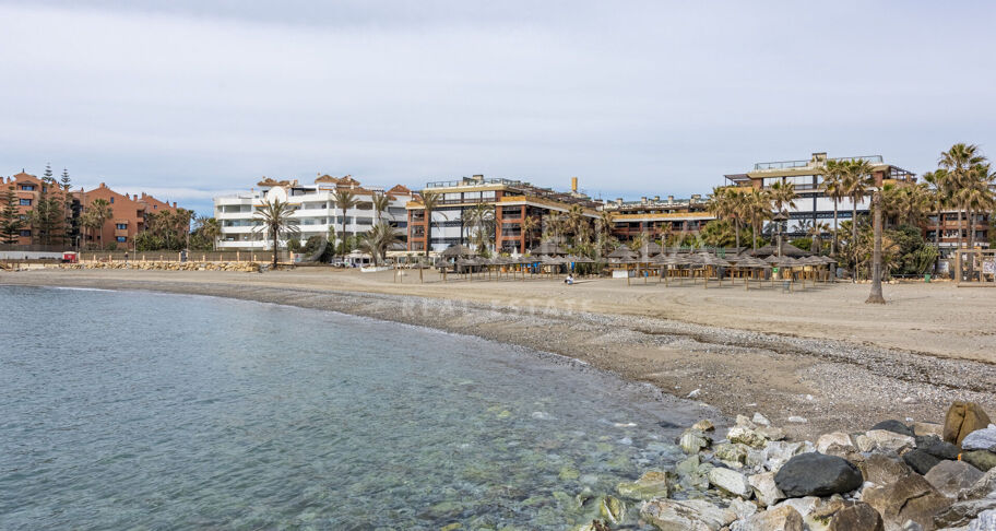 Luxury frontline beach apartment with breath-taking sea views in Guadalpin Banus, Marbella