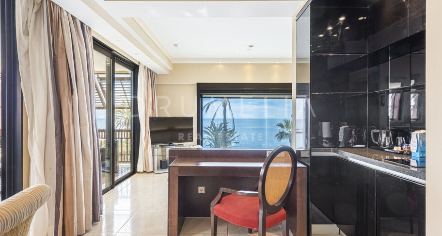 Luxury frontline beach apartment with breath-taking sea views in Guadalpin Banus, Marbella