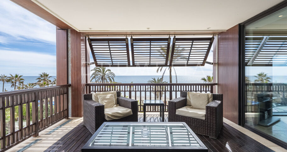 Luxury frontline beach apartment with breath-taking sea views in Guadalpin Banus, Marbella