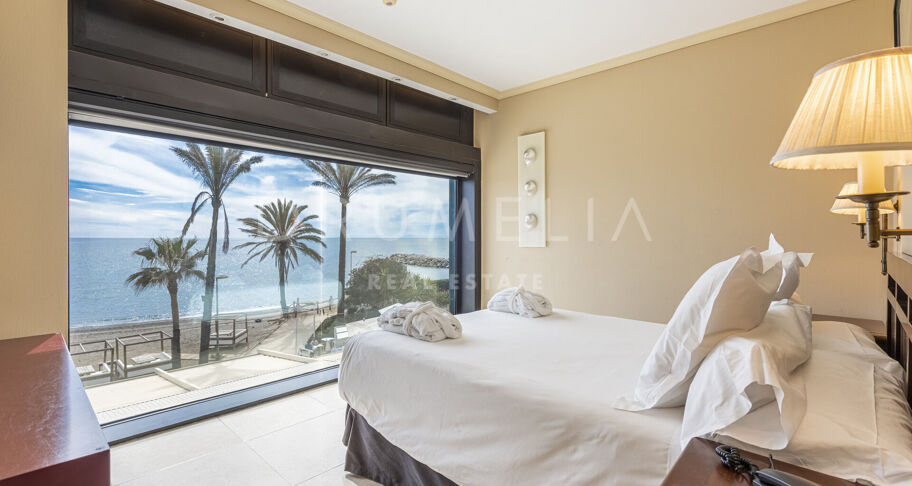Luxury frontline beach apartment with breath-taking sea views in Guadalpin Banus, Marbella