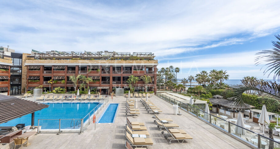 Luxury frontline beach apartment with breath-taking sea views in Guadalpin Banus, Marbella