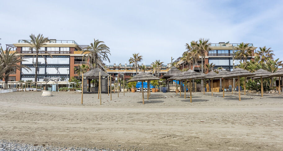 Luxury frontline beach apartment with breath-taking sea views in Guadalpin Banus, Marbella