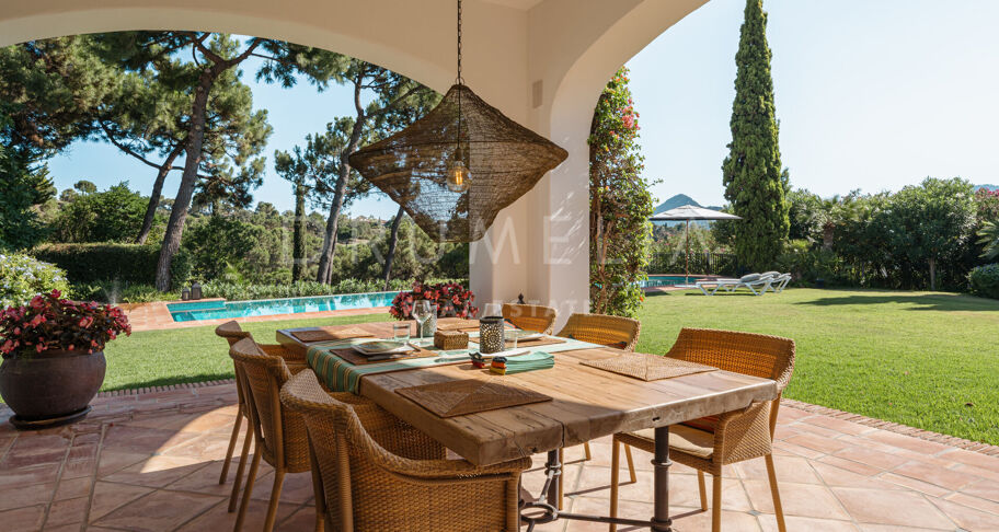 Casa Terregles - Luxe landhuis met Andalusische charme en panoramisch uitzicht in La Zagaleta, Benahavis