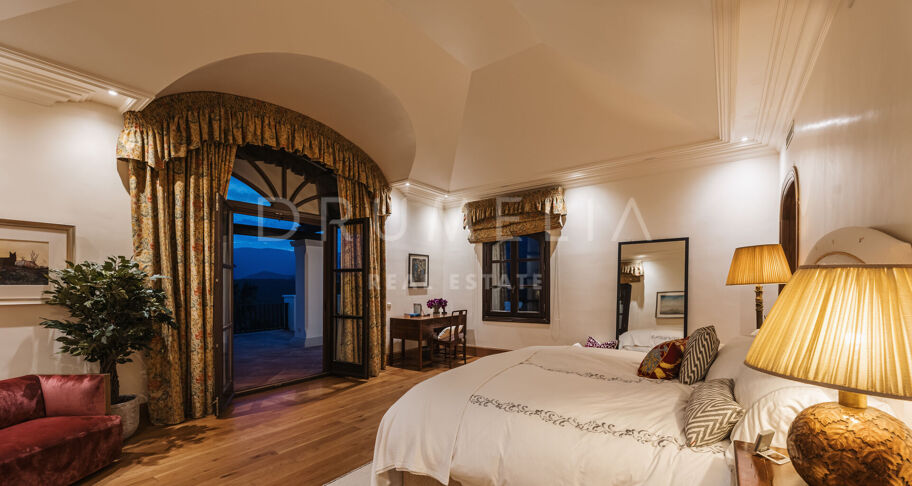 Casa Terregles - Luxe landhuis met Andalusische charme en panoramisch uitzicht in La Zagaleta, Benahavis