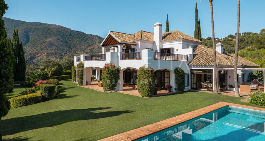 Casa Terregles - Luxe landhuis met Andalusische charme en panoramisch uitzicht in La Zagaleta, Benahavis