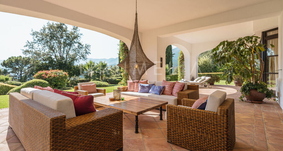 Casa Terregles - Luxe landhuis met Andalusische charme en panoramisch uitzicht in La Zagaleta, Benahavis