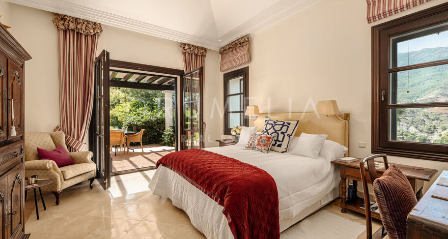 Casa Terregles - Luxe landhuis met Andalusische charme en panoramisch uitzicht in La Zagaleta, Benahavis