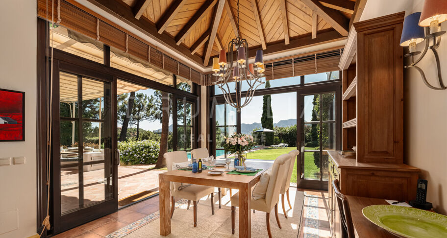 Casa Terregles - Luxe landhuis met Andalusische charme en panoramisch uitzicht in La Zagaleta, Benahavis