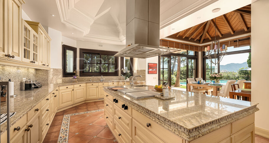 Casa Terregles - Luxe landhuis met Andalusische charme en panoramisch uitzicht in La Zagaleta, Benahavis