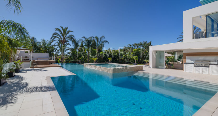Villa for salg i El Paraiso, Estepona Øst