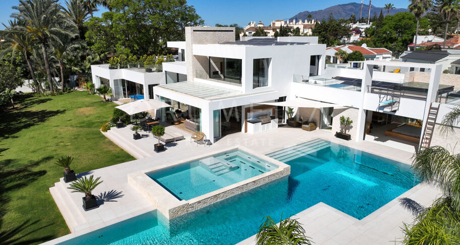 Villa for salg i El Paraiso, Estepona Øst