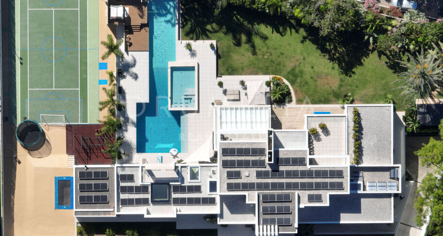Villa for salg i El Paraiso, Estepona Øst