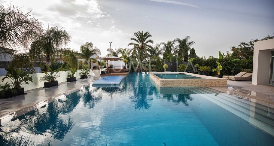 Villa for salg i El Paraiso, Estepona Øst