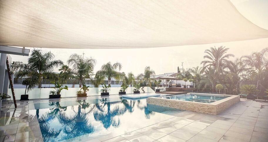 Villa for salg i El Paraiso, Estepona Øst