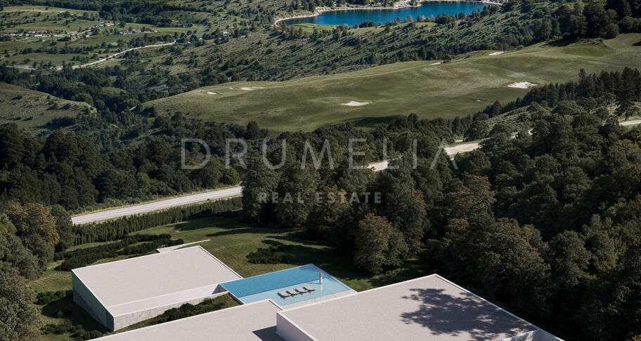 Innowacja, zrównoważony rozwój i luksus - 6-osobowa willa w La Reserva w Sotogrande z panoramicznym widokiem na morze i pole golfowe