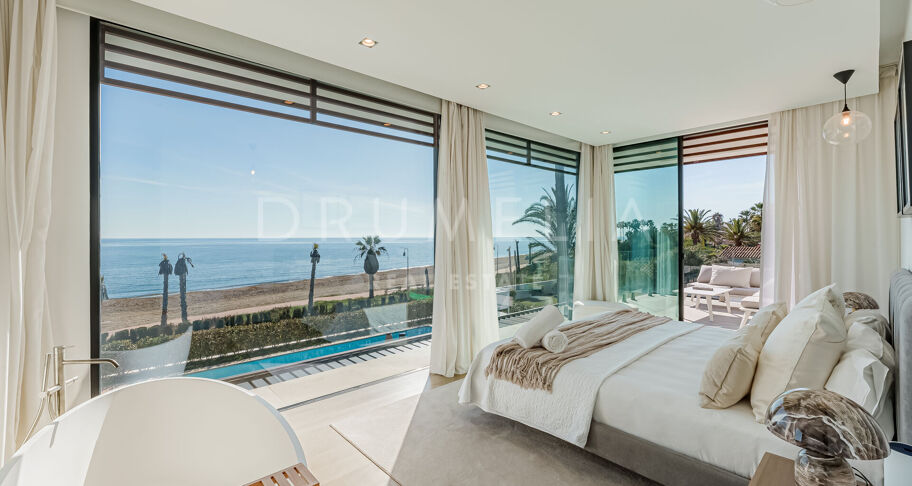 Spektakuläre Villa mit Meerblick und direktem Zugang zum Strand an der neuen Goldenen Meile - Estepona