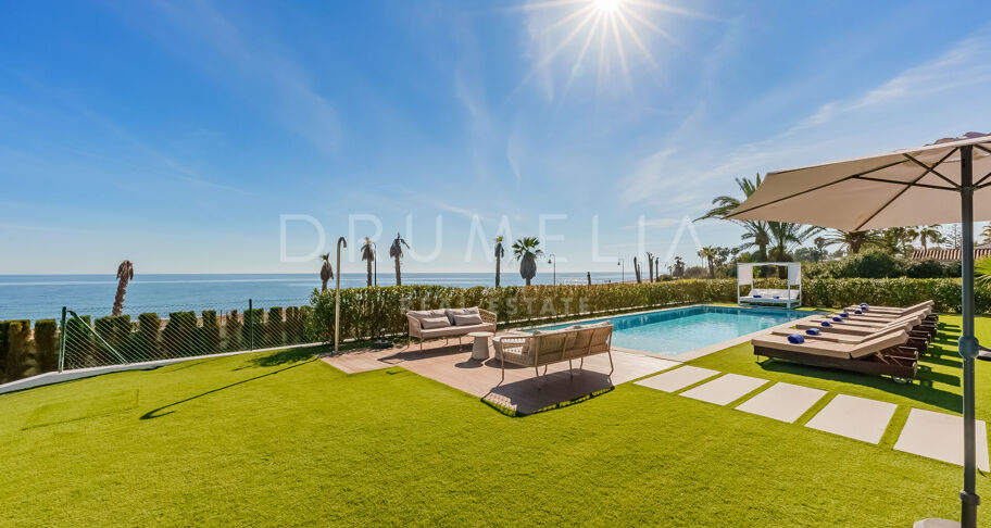 Spektakuläre Villa mit Meerblick und direktem Zugang zum Strand an der neuen Goldenen Meile - Estepona