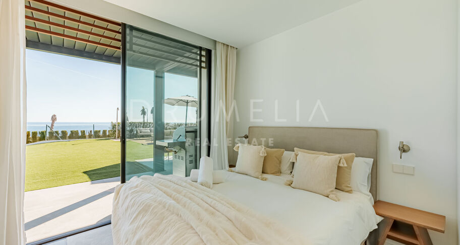 Spektakuläre Villa mit Meerblick und direktem Zugang zum Strand an der neuen Goldenen Meile - Estepona