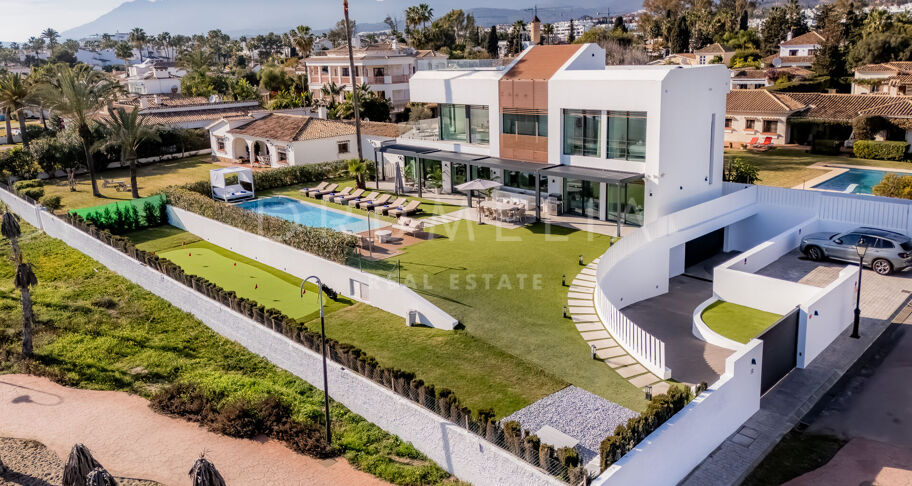 Spektakuläre Villa mit Meerblick und direktem Zugang zum Strand an der neuen Goldenen Meile - Estepona