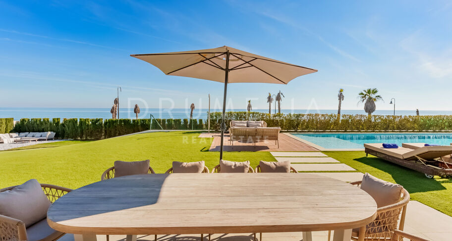 Spektakuläre Villa mit Meerblick und direktem Zugang zum Strand an der neuen Goldenen Meile - Estepona