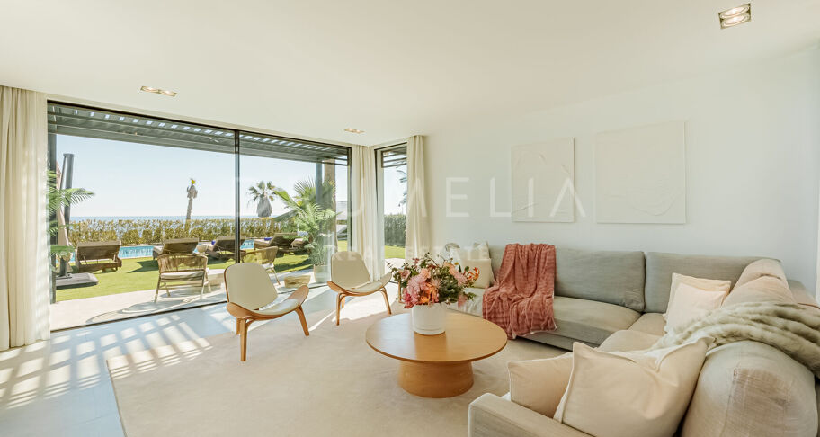 Spektakuläre Villa mit Meerblick und direktem Zugang zum Strand an der neuen Goldenen Meile - Estepona
