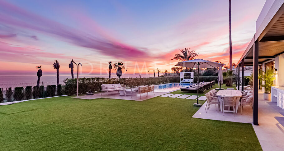 Spektakuläre Villa mit Meerblick und direktem Zugang zum Strand an der neuen Goldenen Meile - Estepona