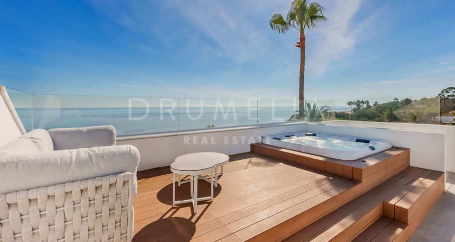 Spektakuläre Villa mit Meerblick und direktem Zugang zum Strand an der neuen Goldenen Meile - Estepona