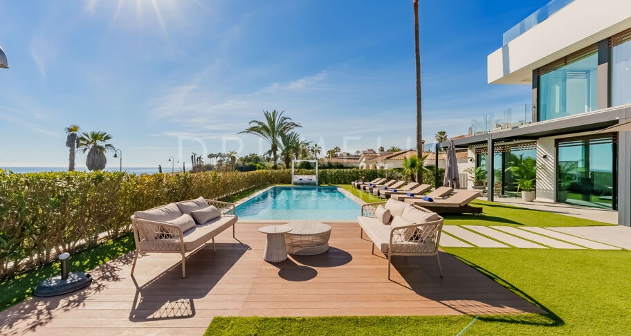 Spektakuläre Villa mit Meerblick und direktem Zugang zum Strand an der neuen Goldenen Meile - Estepona