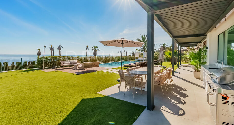 Spektakuläre Villa mit Meerblick und direktem Zugang zum Strand an der neuen Goldenen Meile - Estepona