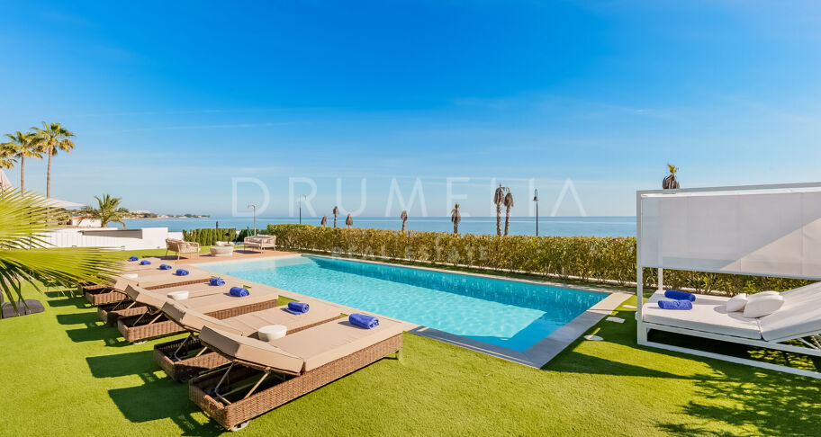 Spektakuläre Villa mit Meerblick und direktem Zugang zum Strand an der neuen Goldenen Meile - Estepona