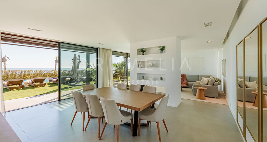Spektakuläre Villa mit Meerblick und direktem Zugang zum Strand an der neuen Goldenen Meile - Estepona