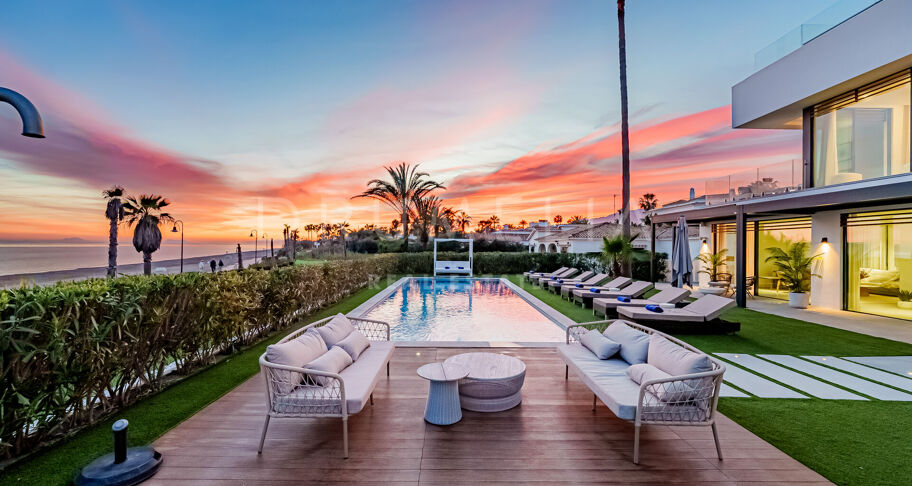 Spektakuläre Villa mit Meerblick und direktem Zugang zum Strand an der neuen Goldenen Meile - Estepona